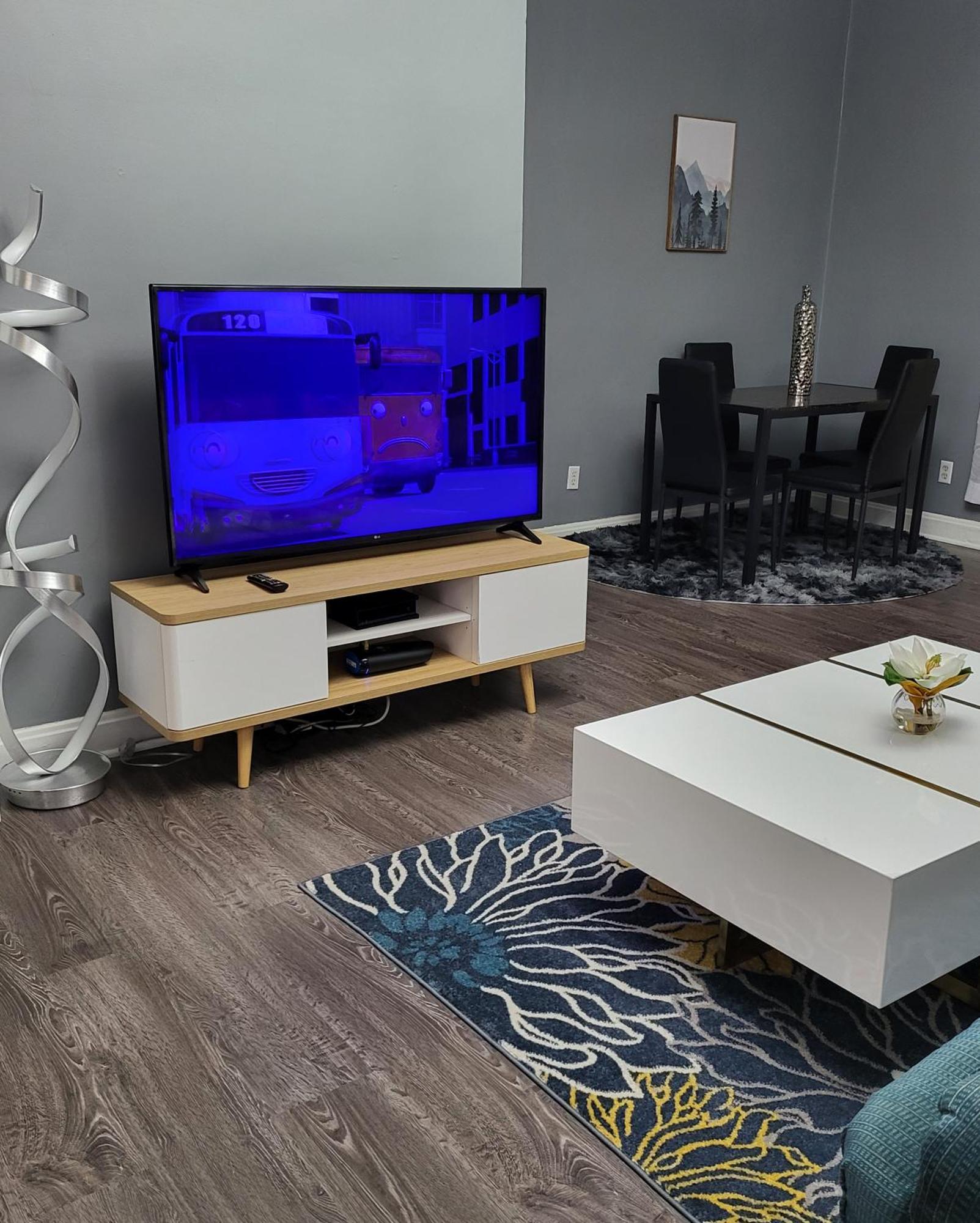 1 Bedroom In Columbus Osu District, Free Parking, Kitchen, Washer And Dryer, Central Location, Downtown, Hospital, Expocenter, Osu Stadium Exterior foto